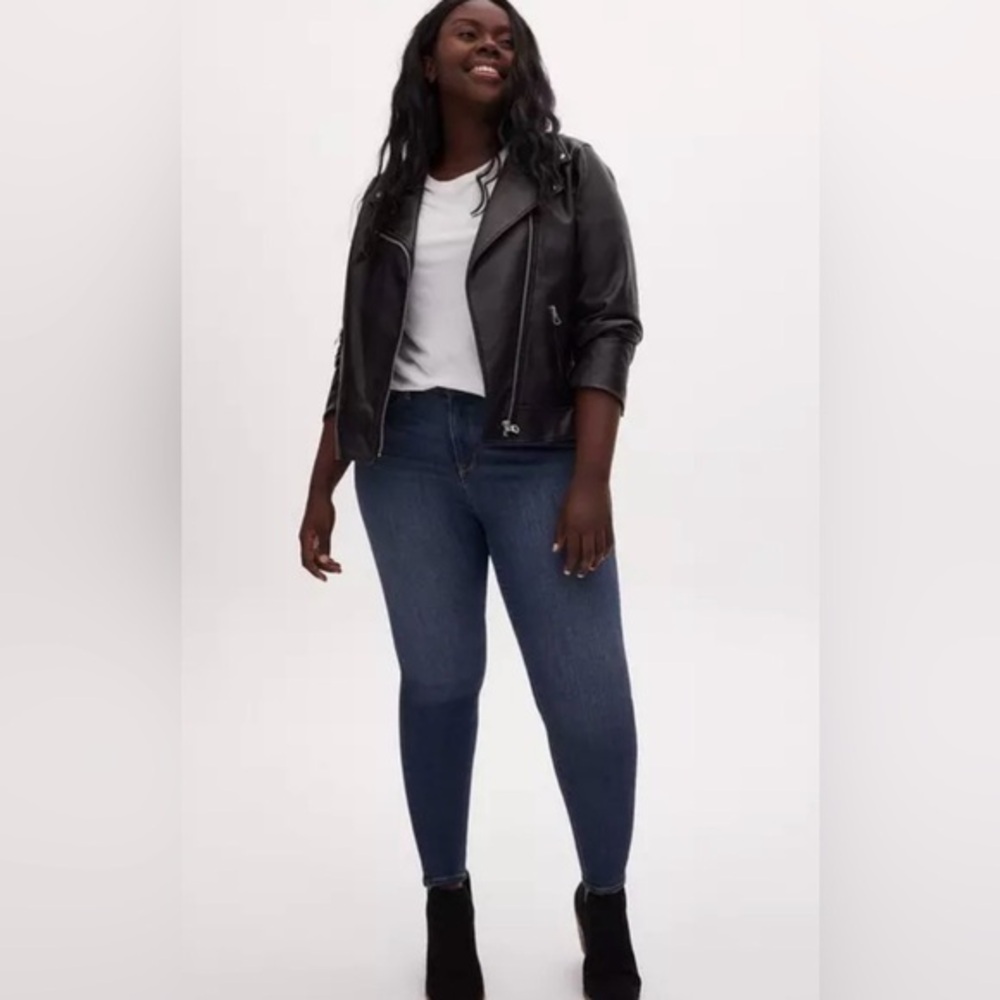 Torrid Plus Sky High Skinny Premium Stretch High Rise Jean 28R